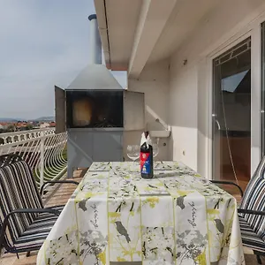 https://apartment-lena-kastel-stari.splithotels.org