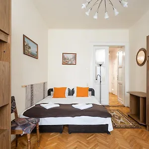  Apartment Bpr W21 Retro With Balcony Hungary