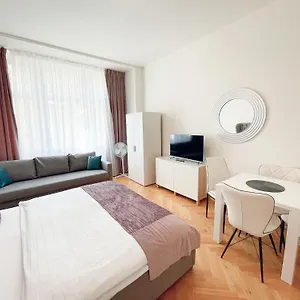 https://gold-art-apartment-hotel.praguehotelsweb.com