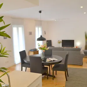 https://tp-bombarda-5-lisbon-deluxe-apartment.hotels-lisbon-portugal.com